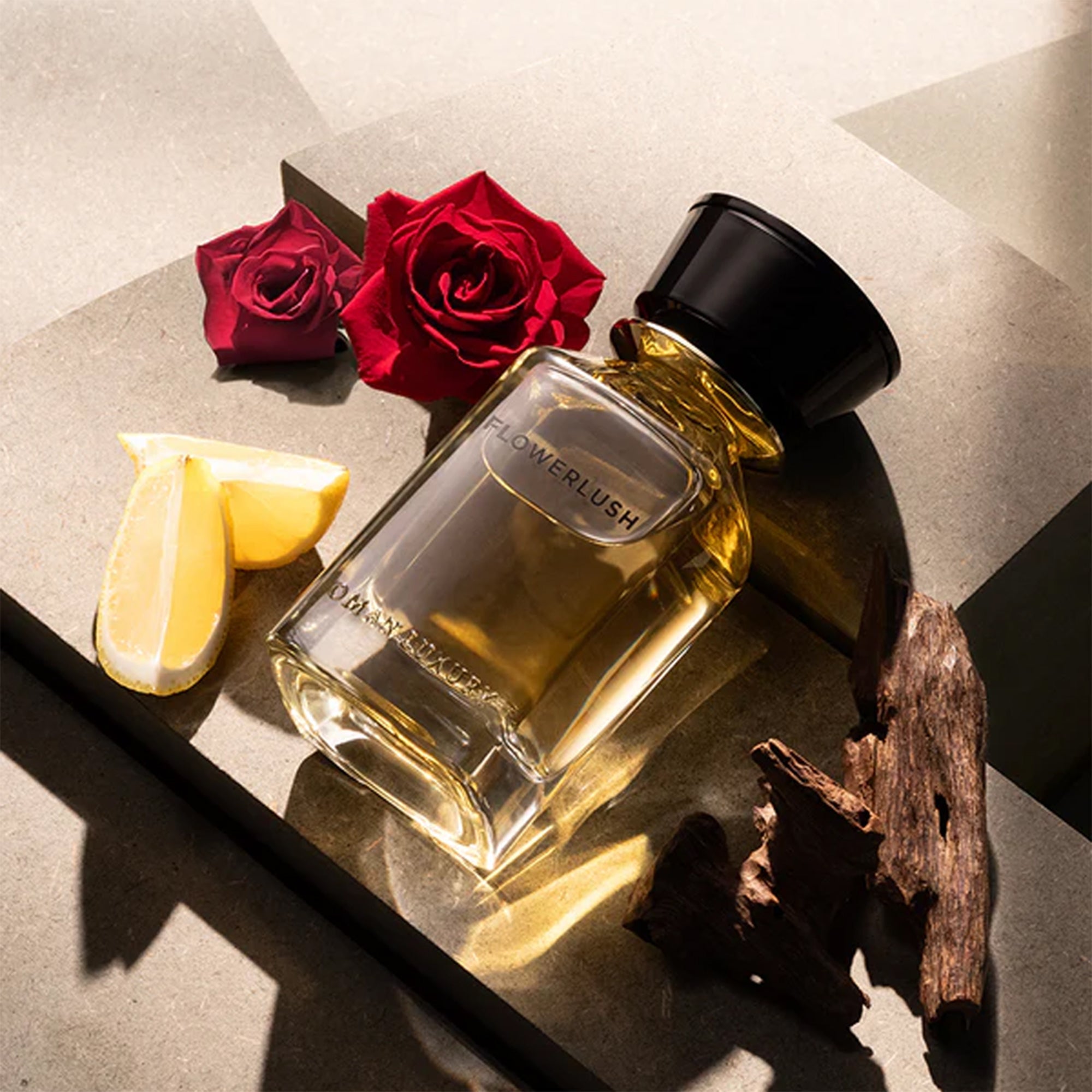 Flakon des Nischenparfums Flowerlush von Oman Luxury