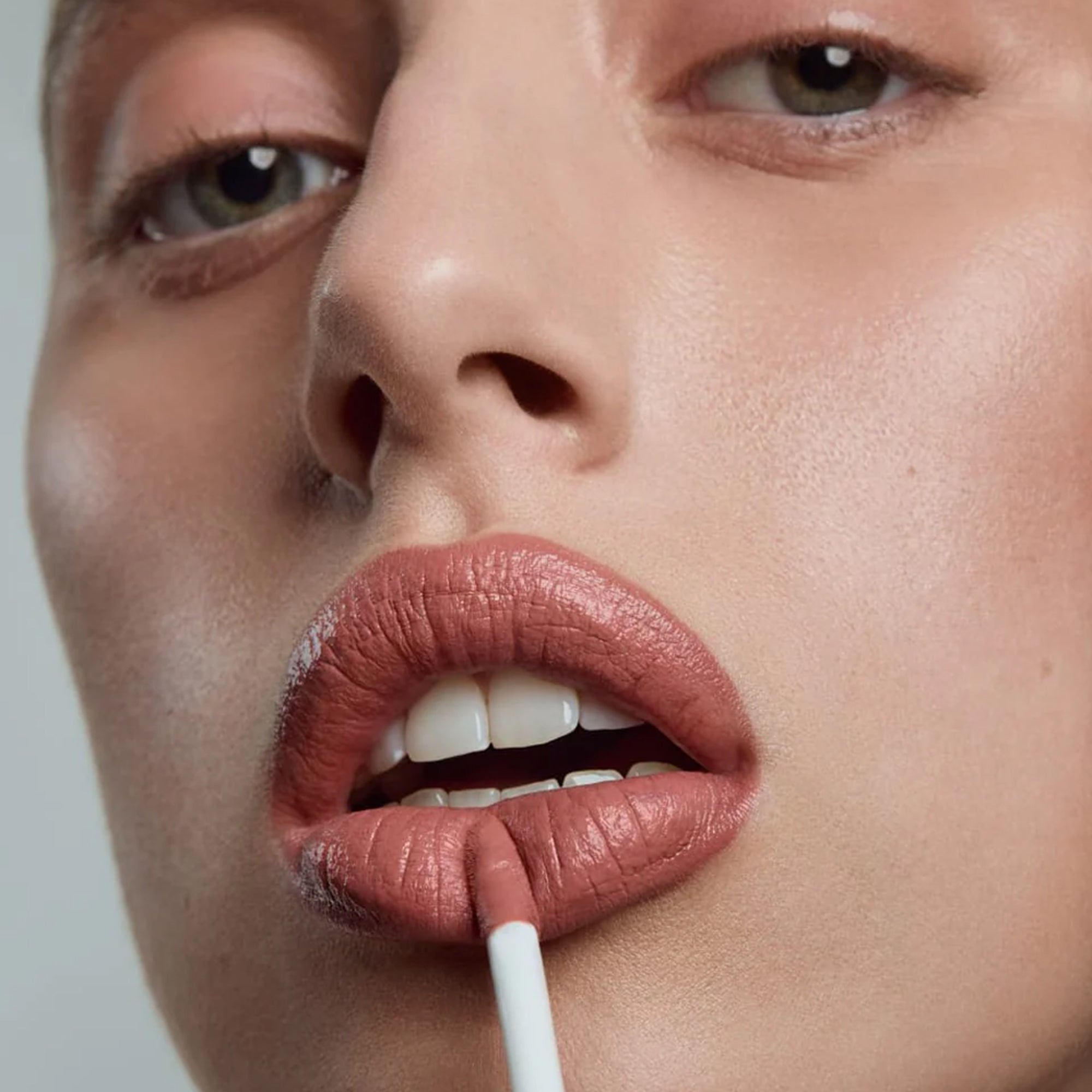 Flakon des Nischenparfums KUS Liquid Lipstick von UND GRETEL