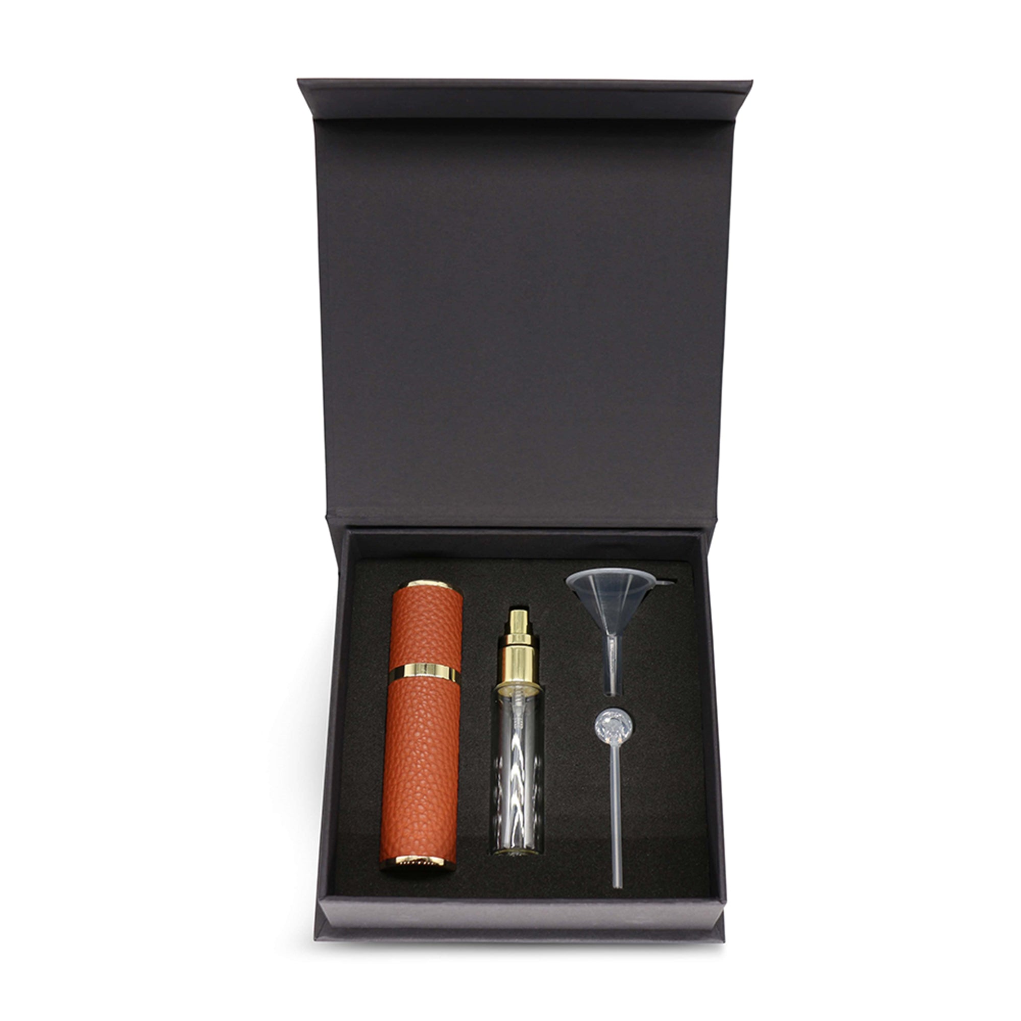 Flakon des Nischenparfums Leder - Travelatomizer von Essence Garden