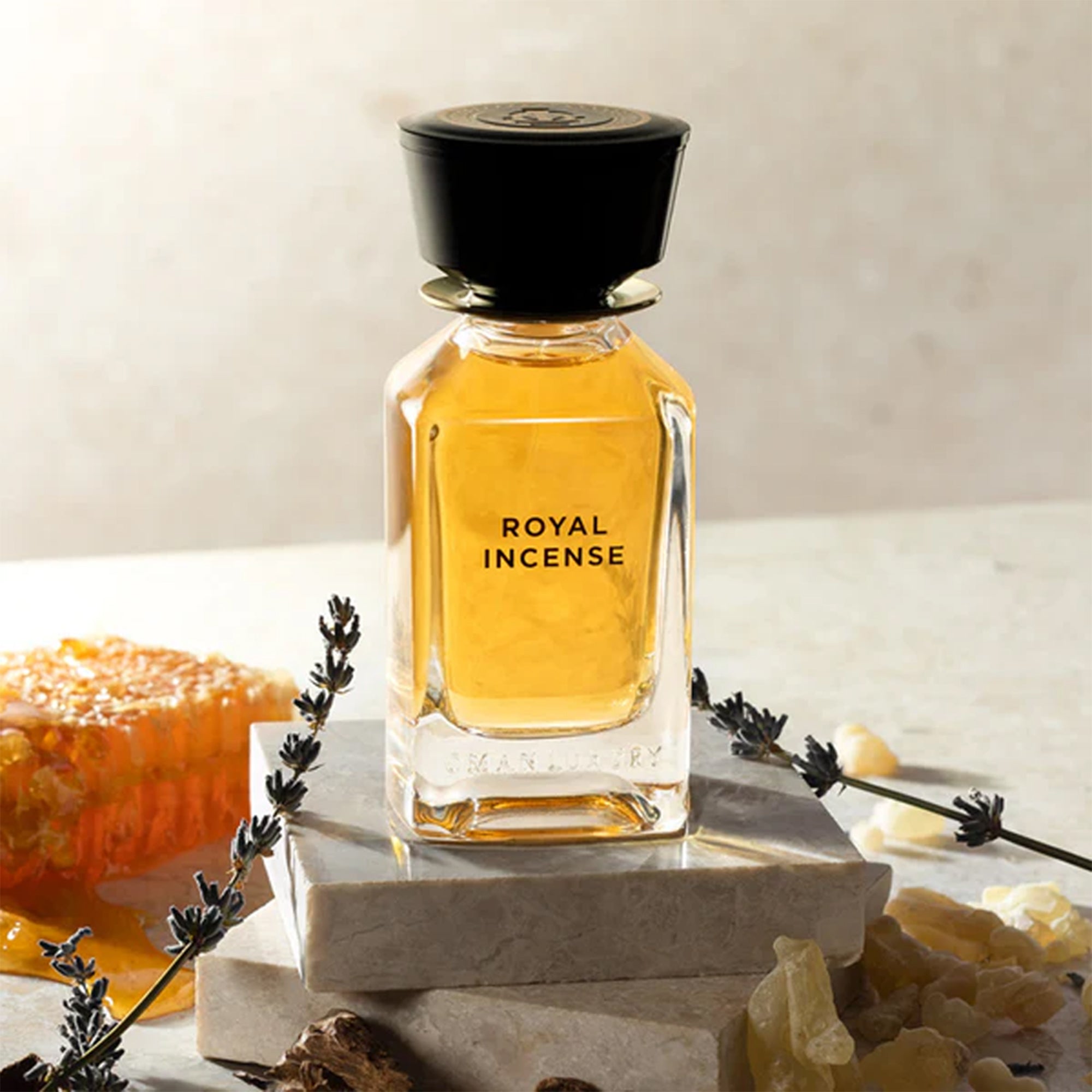 Flakon des Nischenparfums Royal Incense von Oman Luxury
