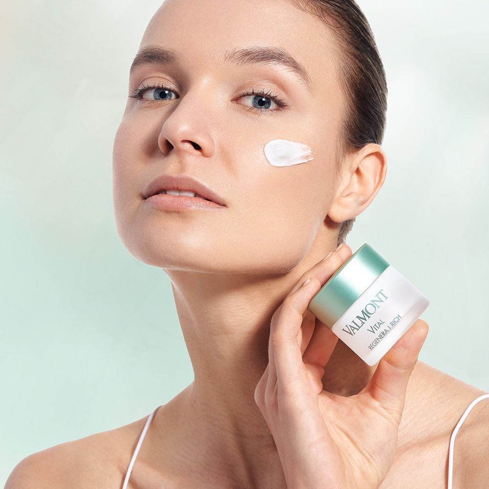 Flakon des Nischenparfums Vital Regenera I Rich von Valmont